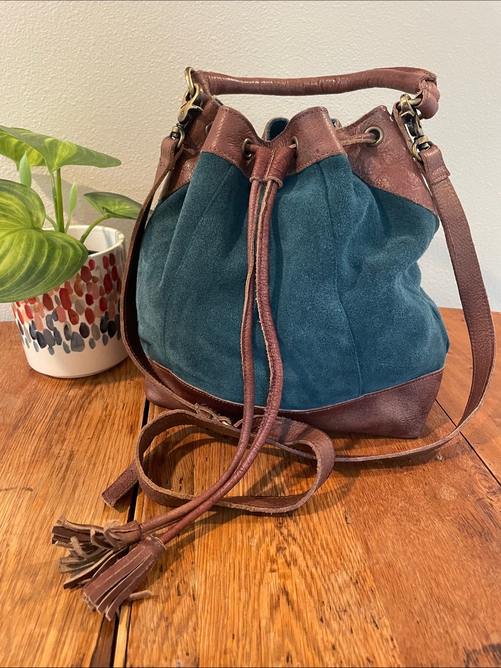 Anabaglish Rowan Suede Crossbody Bucket Bag – Teal Green & Brown – Boho Leather